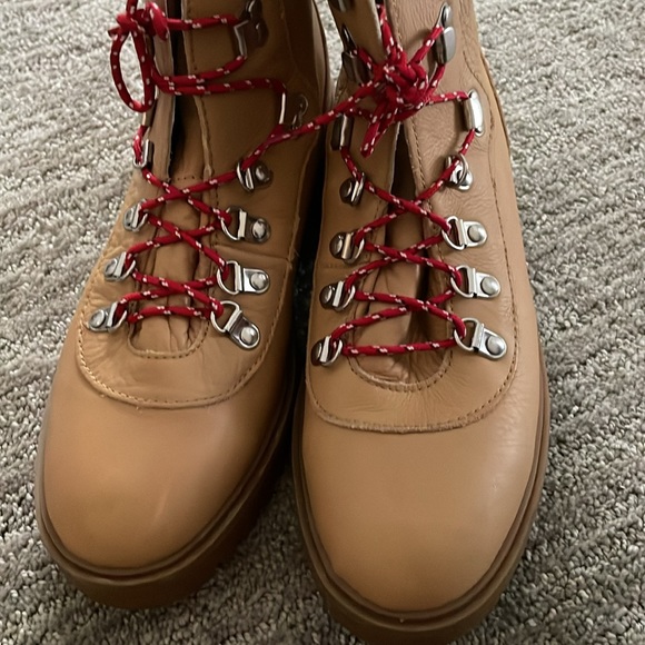 Brand New J. Crew Leather Nordic Boots with red laces Size 9 - Picture 2 of 4